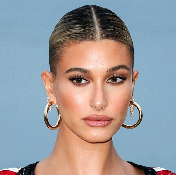 GOLD HOOP EARRINGS - Picture 7 of 8